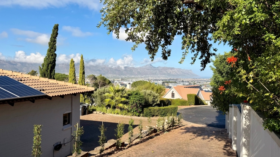 5 Bedroom Property for Sale in Dennegeur Western Cape